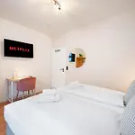 Daire Ludwigscozyescape - Boutique Design Am Residenzschloss Mit Balkon, Neu Renoviert, Zentrale Lage, Helle Raeume, Boxspringbetten, Schnelles Wlan, Smart Tvs, Workspace, Modernes Designbad, Voll Ausgestattete Kueche, 24h Check-in, Fuer 6 Gaeste *