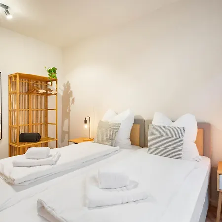 Ludwigscozyescape - Boutique Design Am Residenzschloss Mit Gemuetlichem Balkon, 6 Gaeste, Smarttv In Jedem Zimmer, Highspeed Wlan, Workspace, 24h Self Check-in, Parkhaus 2 Min Gehweite Appartamento *