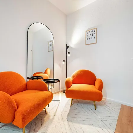 Ludwigscozyescape - Boutique Design Am Residenzschloss Mit Balkon, Neu Renoviert, Zentral Gelegen, Für 6 Gäste, 3 Schlafzimmer, Boxspringbetten, Schnelles Wlan, Smart Tvs, Workspace, Modernes Designbad, Helle Räume, Voll Ausgestattete Küche Apartamento
